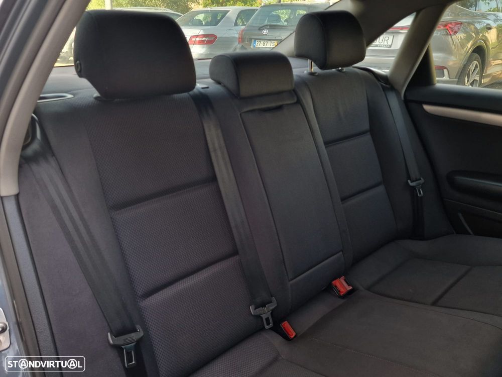 Audi A4 1.9 TDI m6 Sport - 16