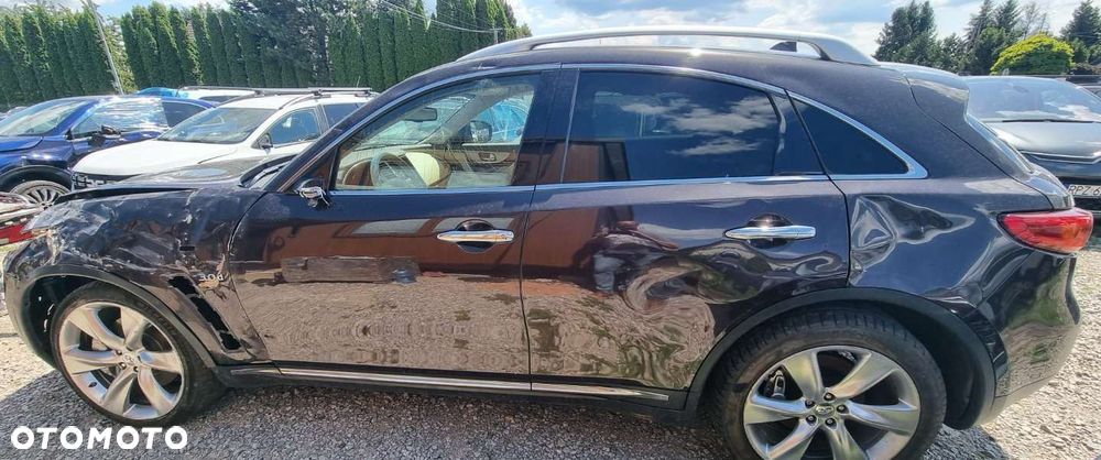 Infiniti QX70 - 19
