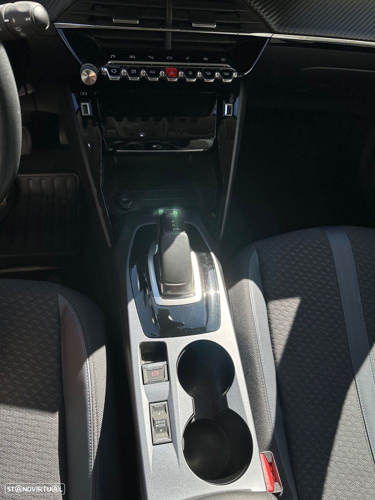 Peugeot e-2008 50 kWh Active - 26