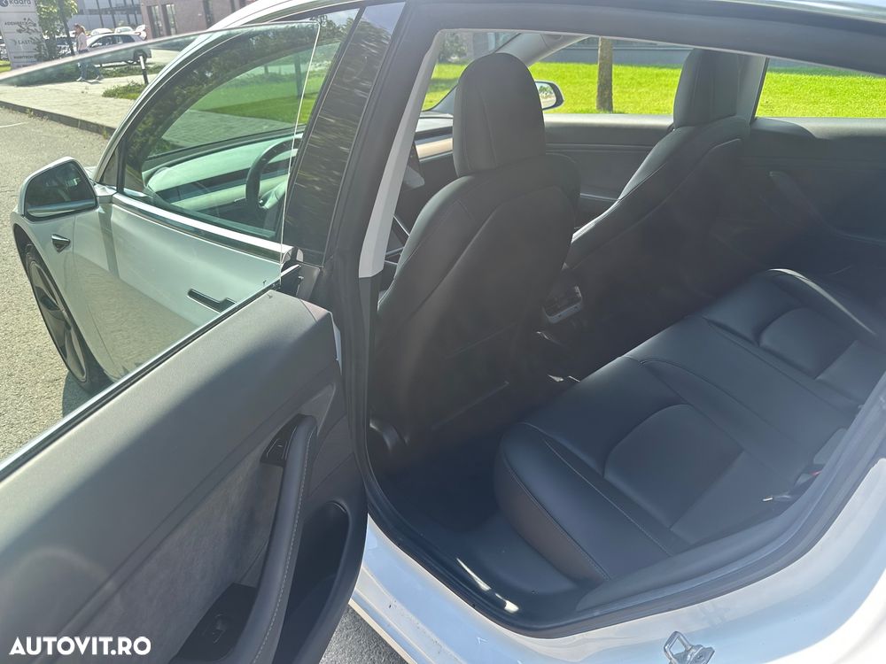 Tesla Model 3 - 17