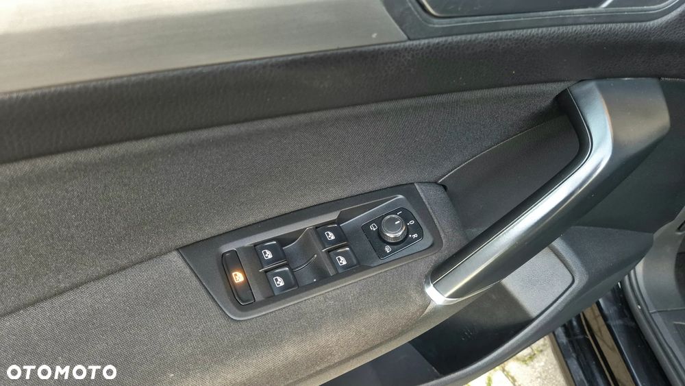 Volkswagen Touran 1.6 TDI SCR BlueMotion Technology Comfortline - 11