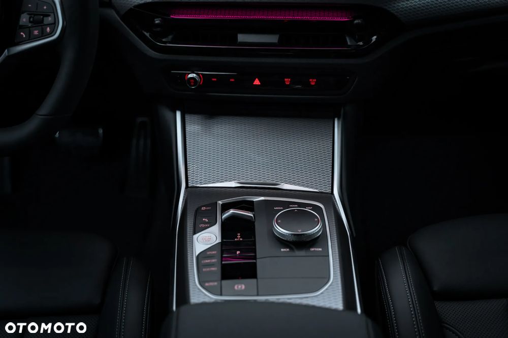 BMW Seria 3 318i M Sport - 30