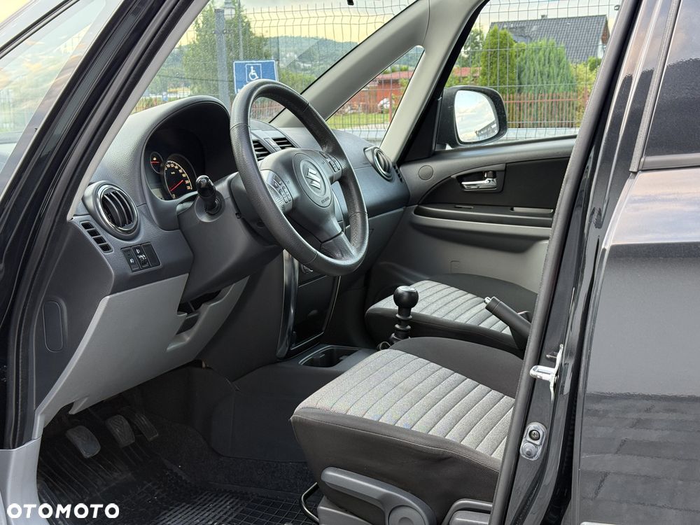 Suzuki SX4 - 10
