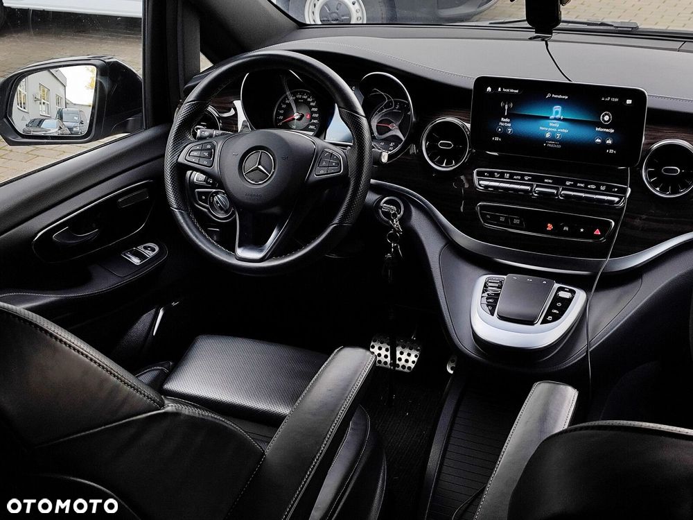 Mercedes-Benz Klasa V - 20