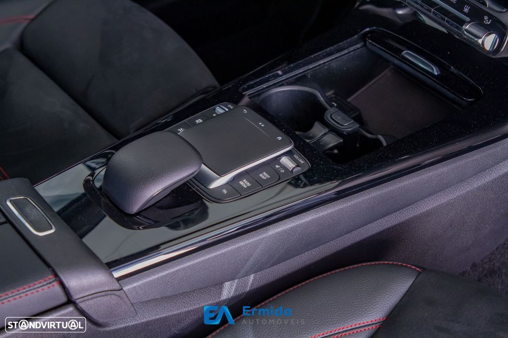 Mercedes-Benz A 250 e 8G-DCT AMG Line - 41