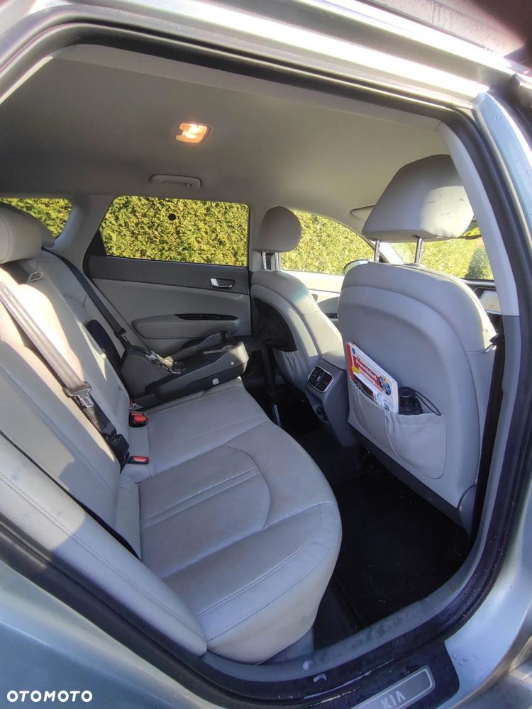 Kia Optima Plug-in Hybrid - 11