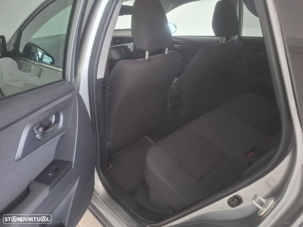 Toyota Auris Touring Sports 1.8 HSD Freestyle - 10