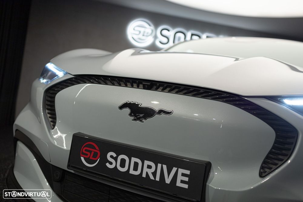 Ford Mustang Mach-E 75.7 kWh Premium AWD - 8