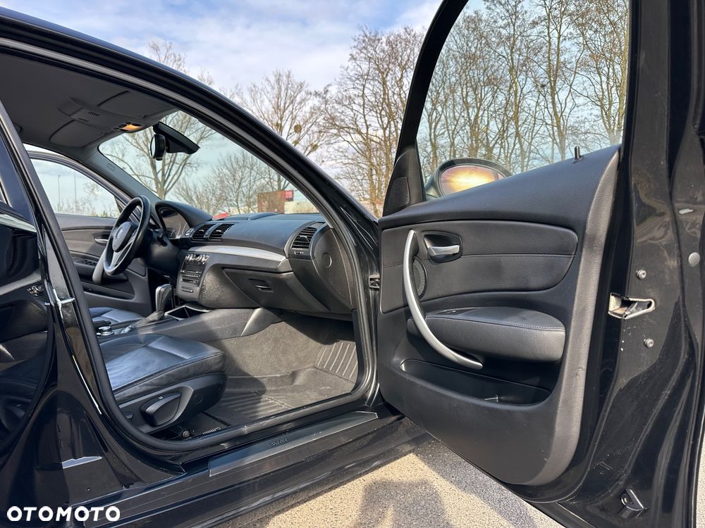 BMW Seria 1 120d DPF - 12