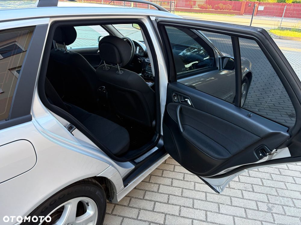 Mercedes-Benz Klasa C 200 CDI Elegance - 29