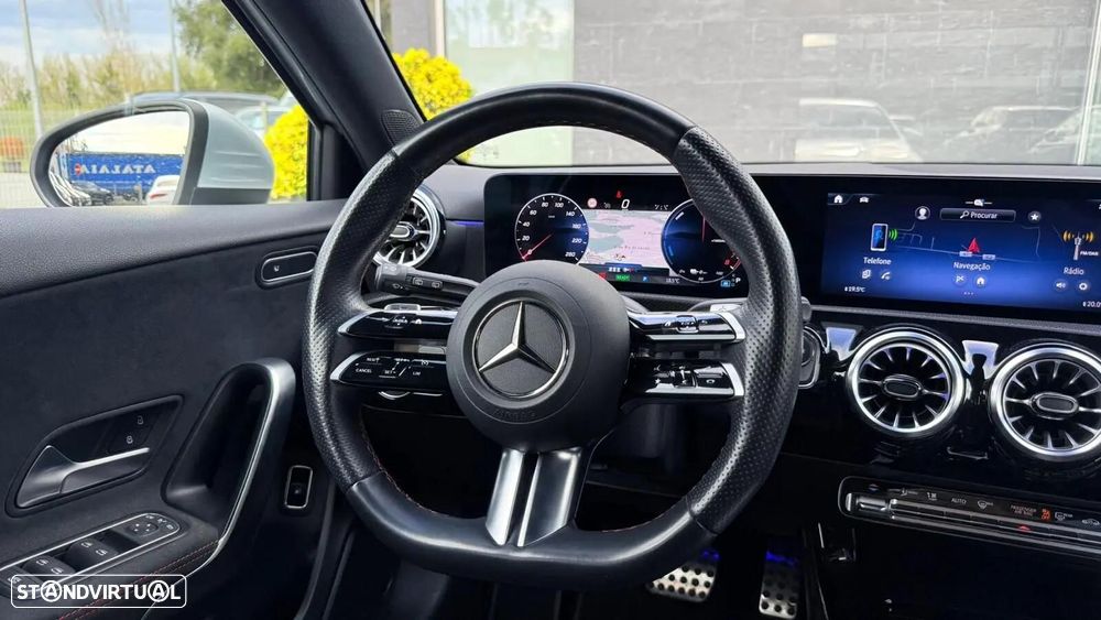 Mercedes-Benz A 250 e AMG Line - 17