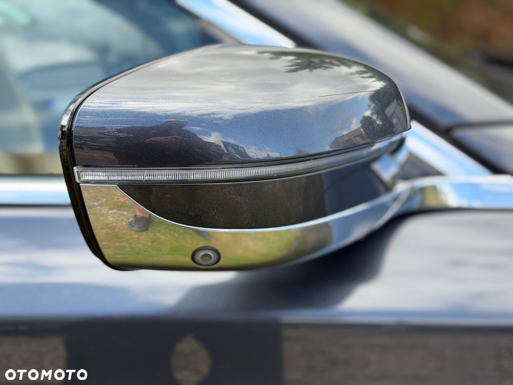 BMW Seria 7 750i xDrive - 37