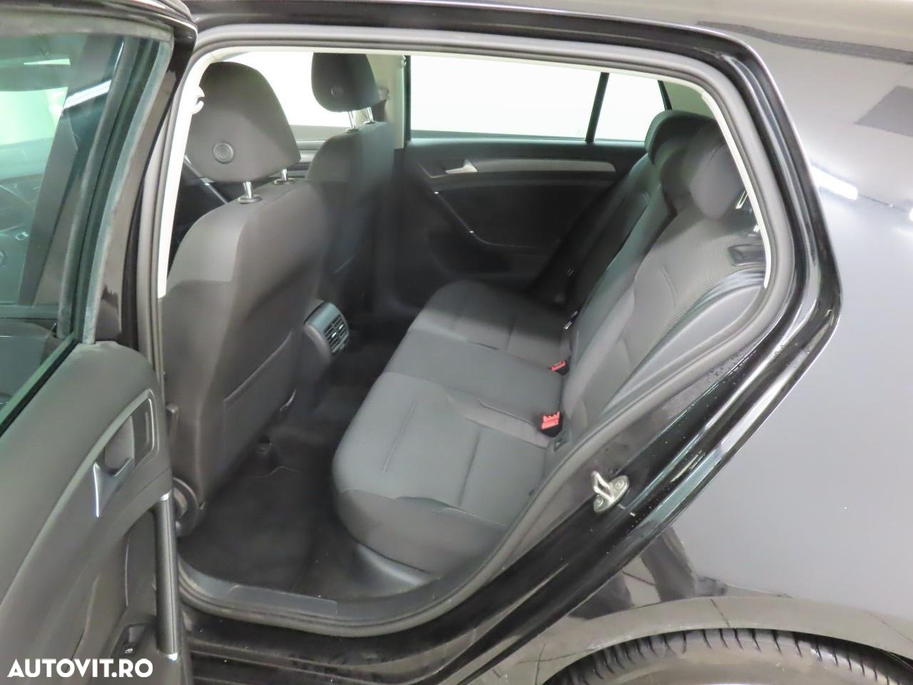 Volkswagen Golf e-Golf - 28