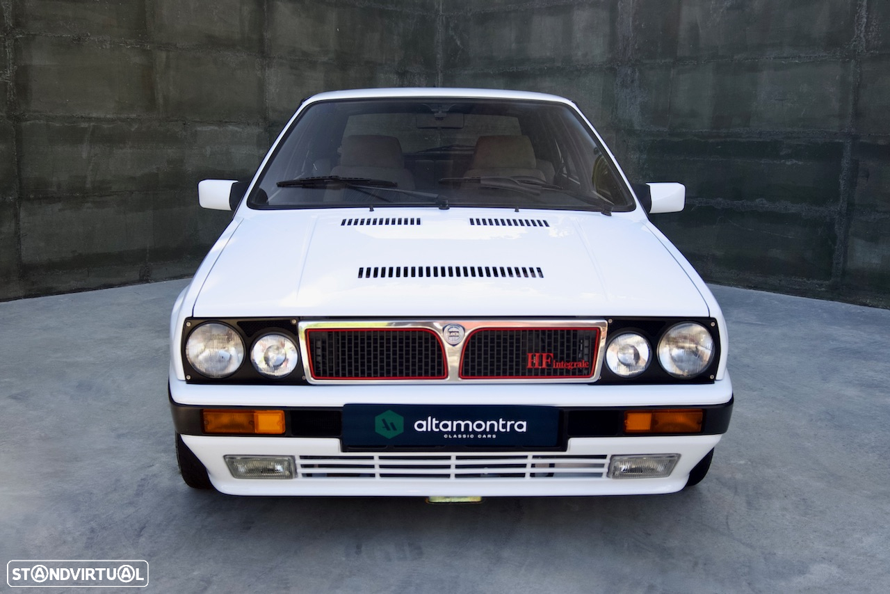 Lancia Delta 2.0 HF Integrale - 3