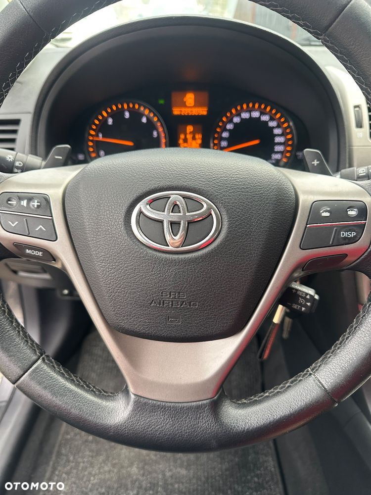 Toyota Avensis Combi 2.2 D-4D Automatik Comfort - 14