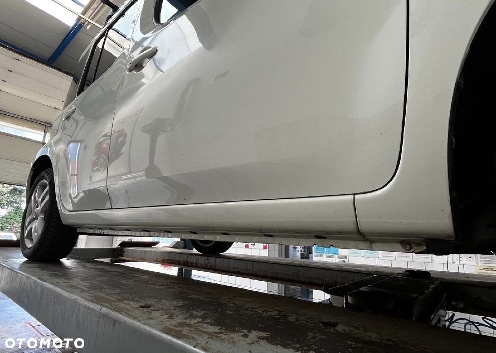 Nissan Cube 1.6 - 14