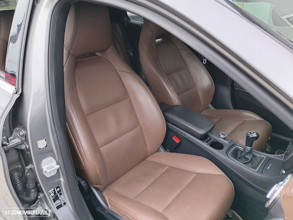 Mercedes-Benz GLA 180 d AMG Line - 15