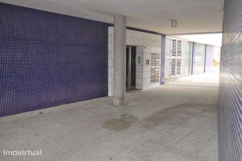 Arrumo Arrecadação Box Venda ou Arrendamento Santo Tirso - Grande imagem: 5/8