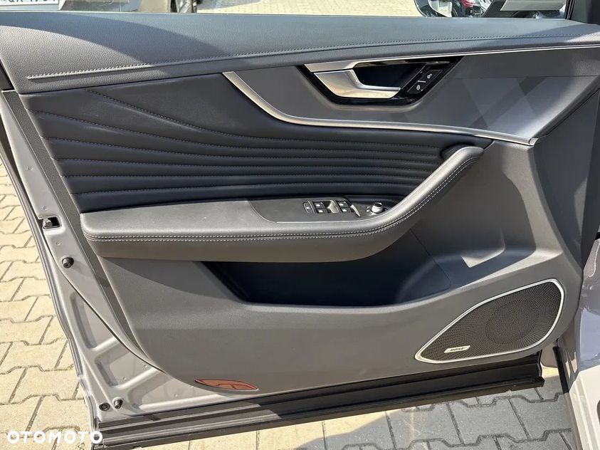 Hongqi HS5 2.0T Executive AWD - 13