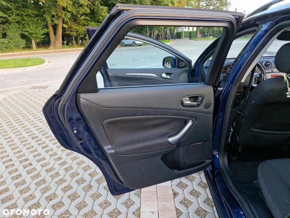 Ford Mondeo 2.0 Titanium - 29