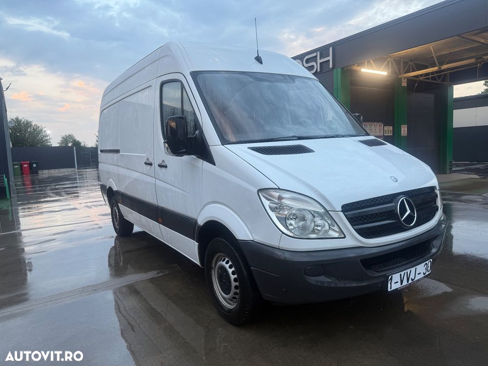 Mercedes-Benz Sprinter - 2