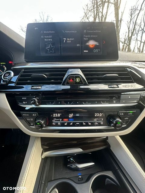 BMW Seria 5 530d xDrive M Sport sport - 24