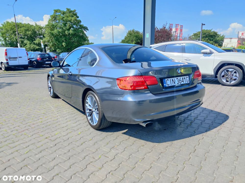 BMW Seria 3 318i Edition Exclusive - 8