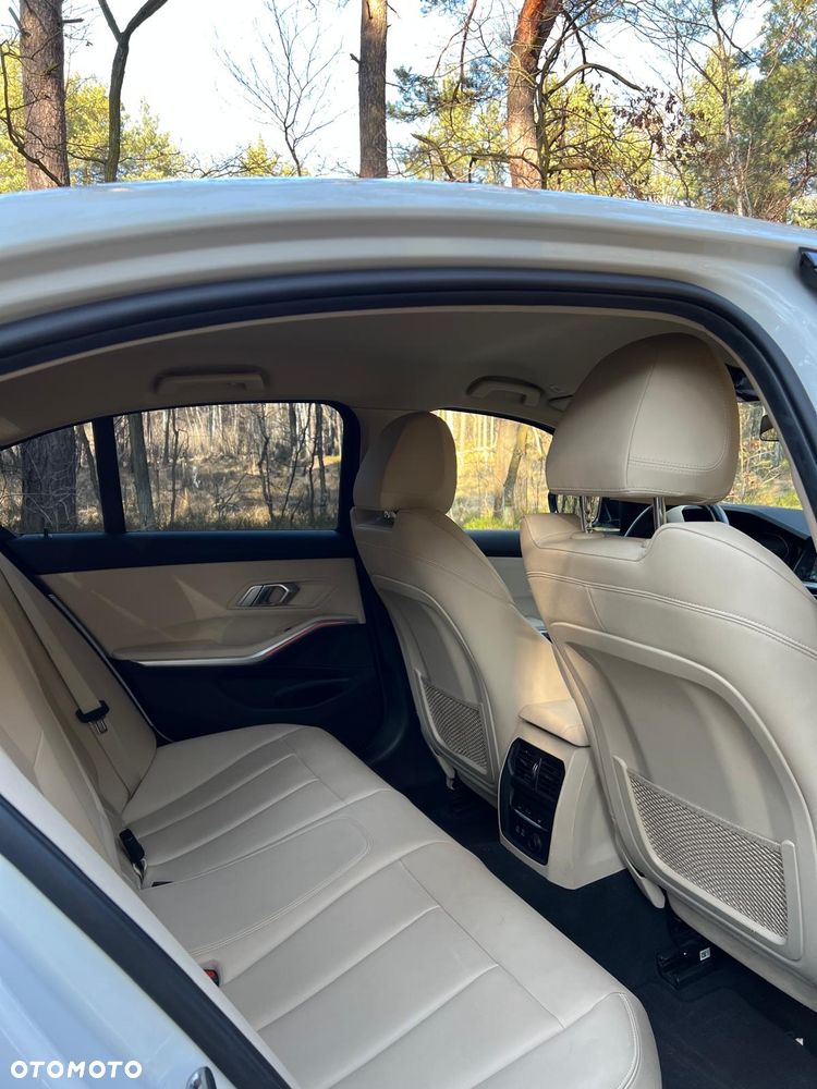BMW Seria 3 320i GPF Sport Line - 16