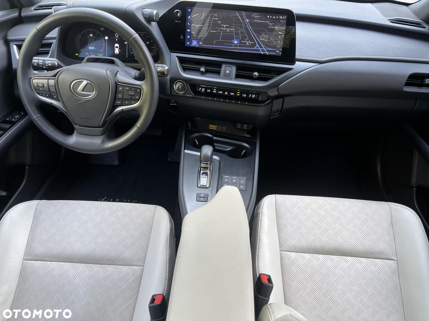 Lexus UX - 11