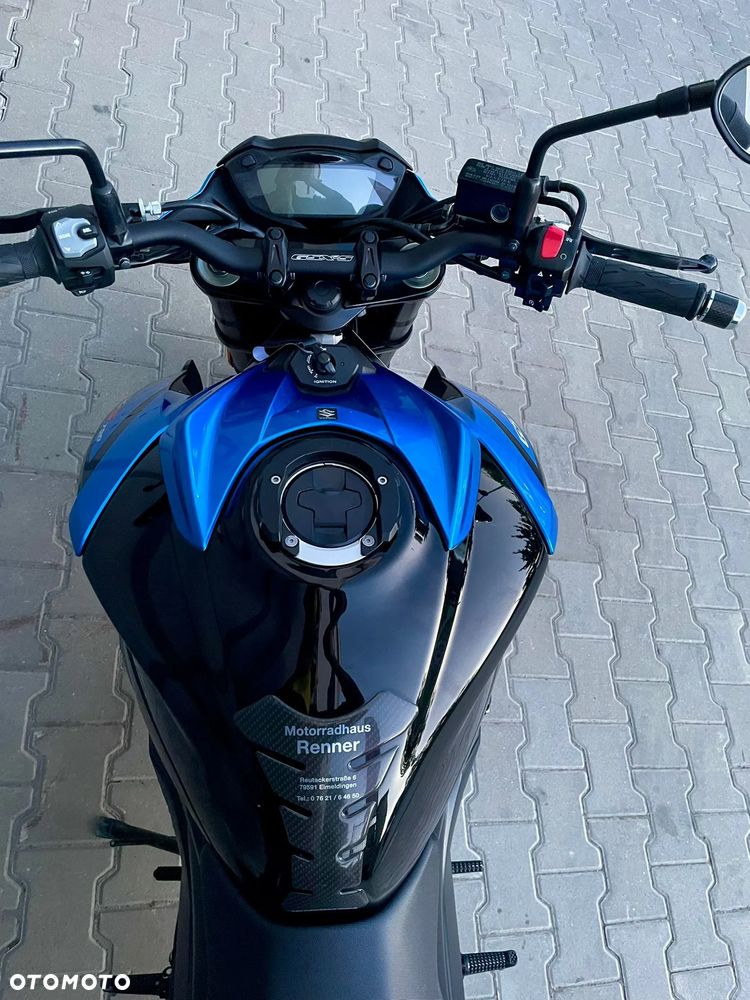 Suzuki GSX - 19