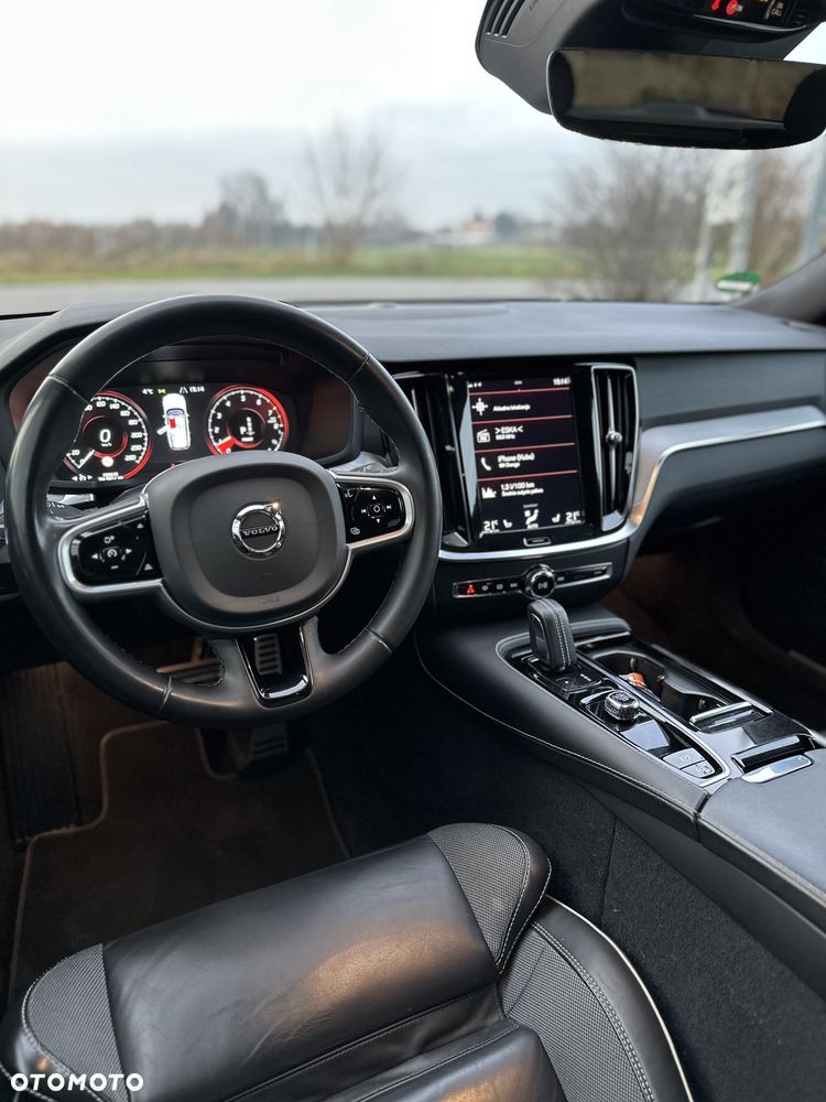 Volvo V60 T6 AWD Recharge Geartronic RDesign - 15