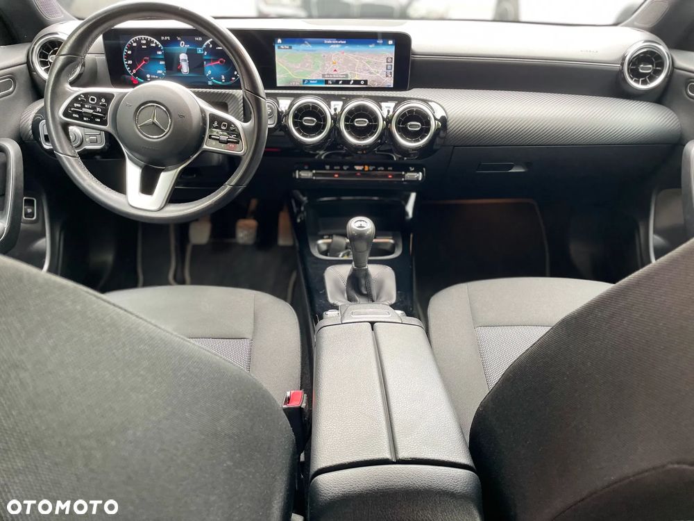 Mercedes-Benz CLA 180 AMG Line - 15