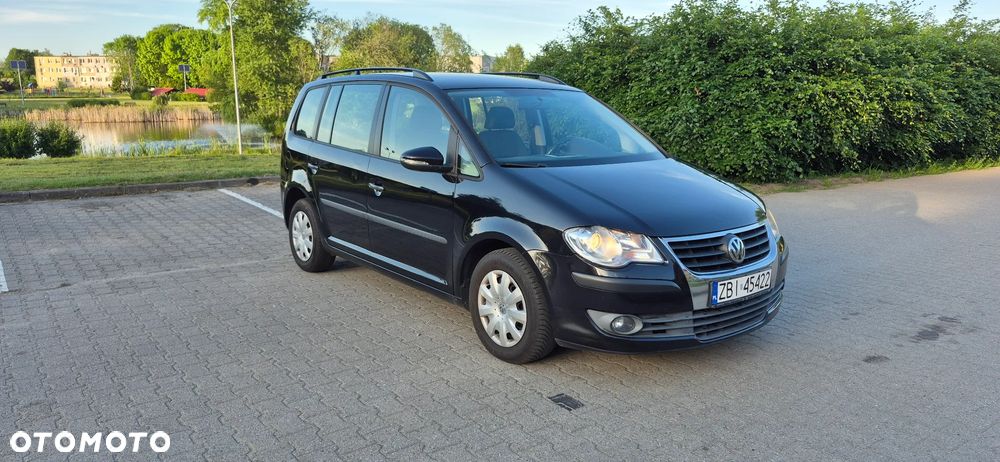 Volkswagen Touran - 1