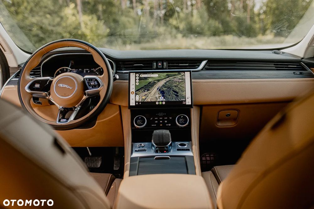 Jaguar F-Pace 2.0 P250 mHEV AWD R-Dynamic S - 28