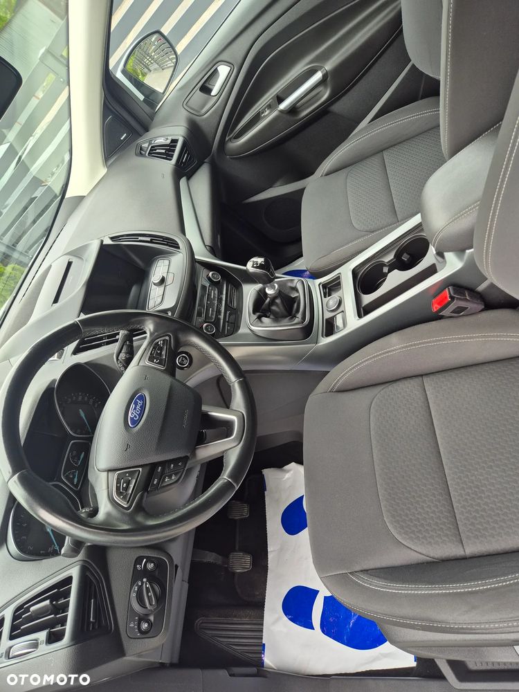 Ford Kuga 1.5 EcoBoost 2x4 Titanium - 23