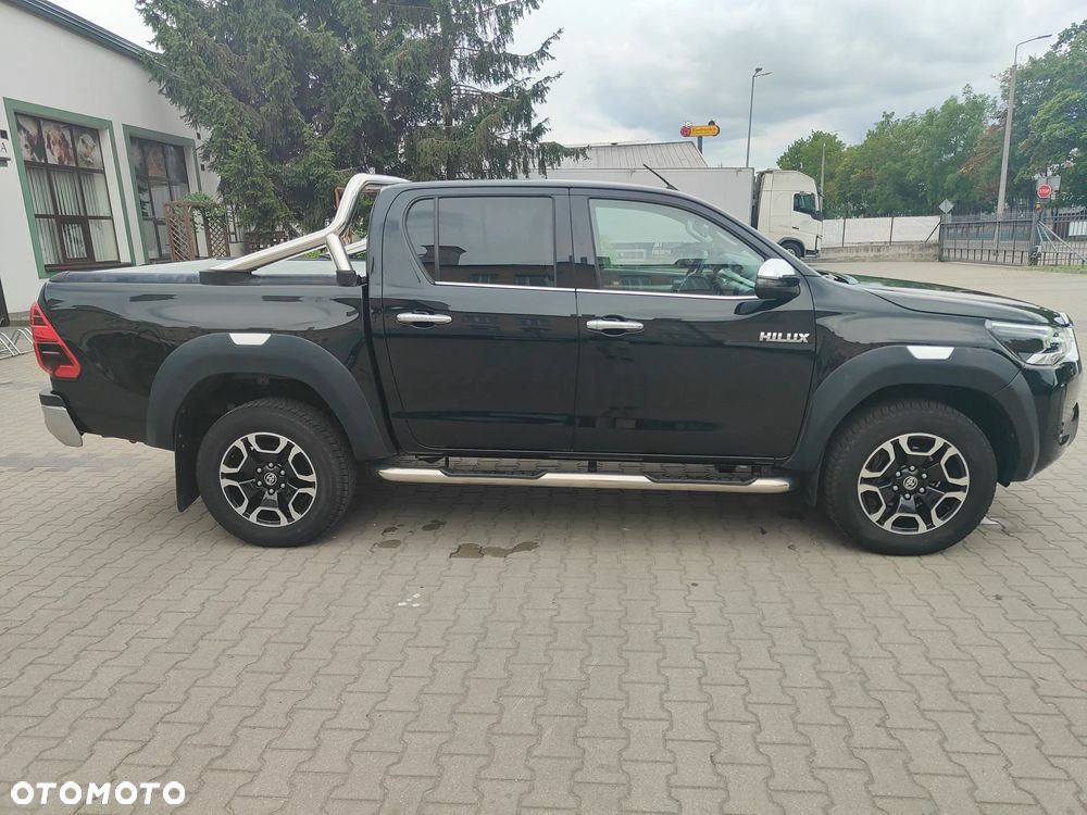 Toyota Hilux 2.8 D-4D Double Cab SR5 4x4 - 5