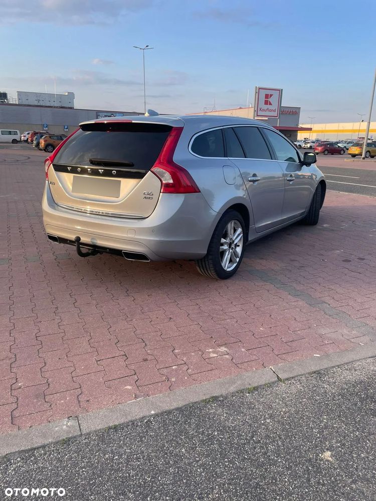 Volvo V60 D5 AWD R-Design Summum - 13