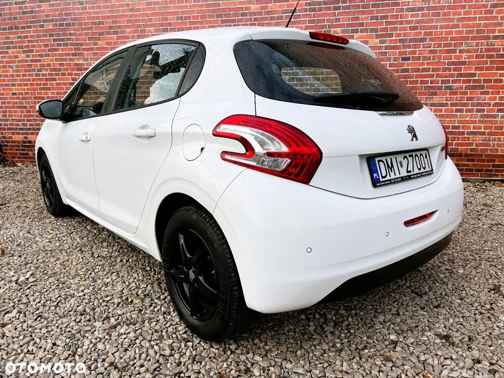 Peugeot 208 - 5