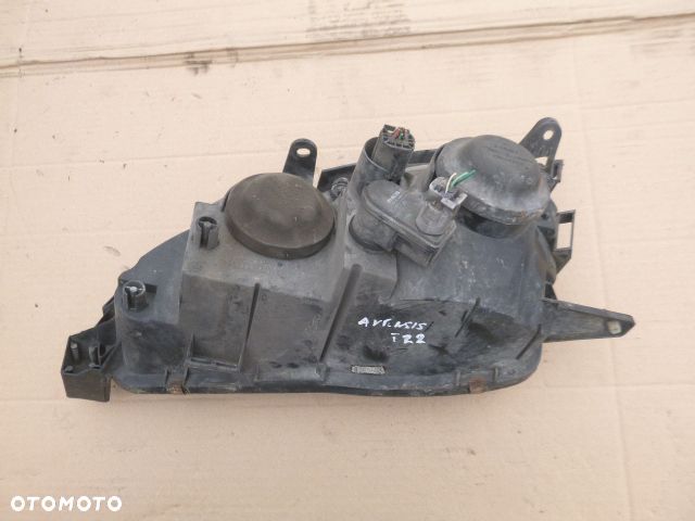 LAMPA LEWY PRZÓD LEWA PRZEDNIA PRAWY PRZÓD PRAWA PRZEDNIA TOYOTA AVENSIS I 97-02 - 24