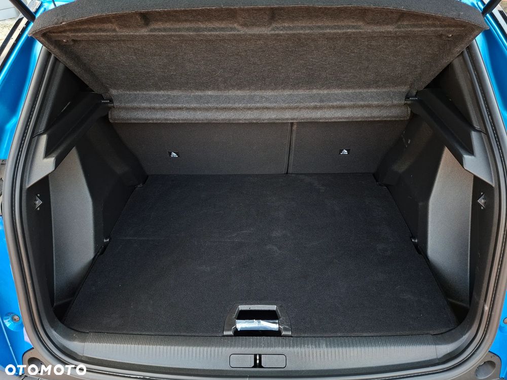 Peugeot 2008 50kWh Allure - 12