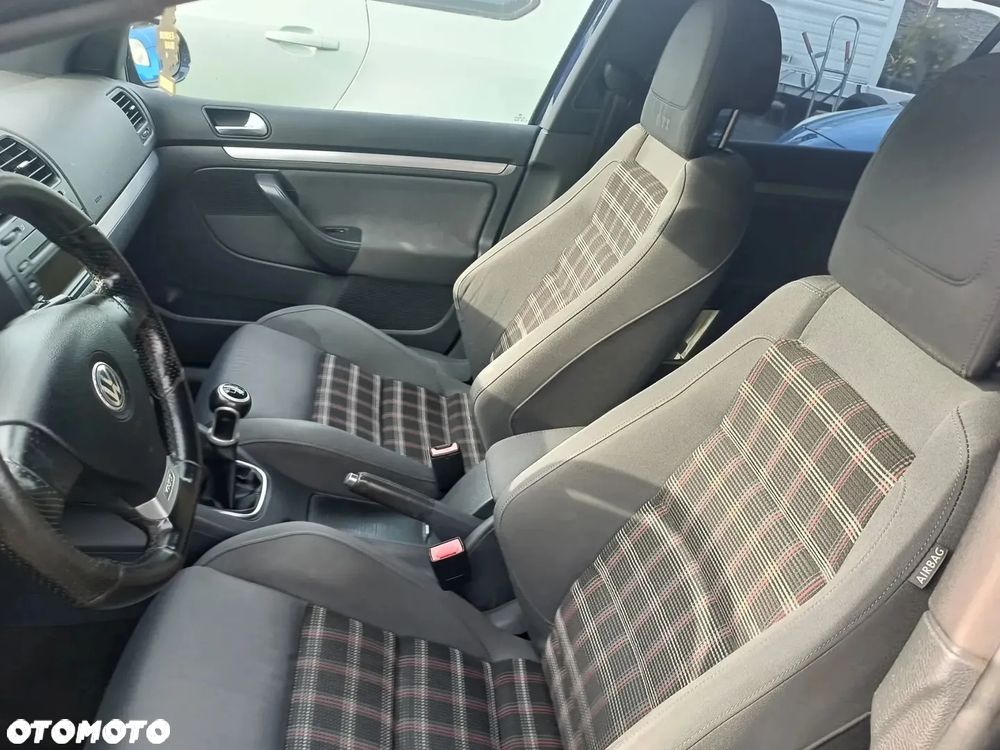 Volkswagen Golf 2.0 GTI - 2