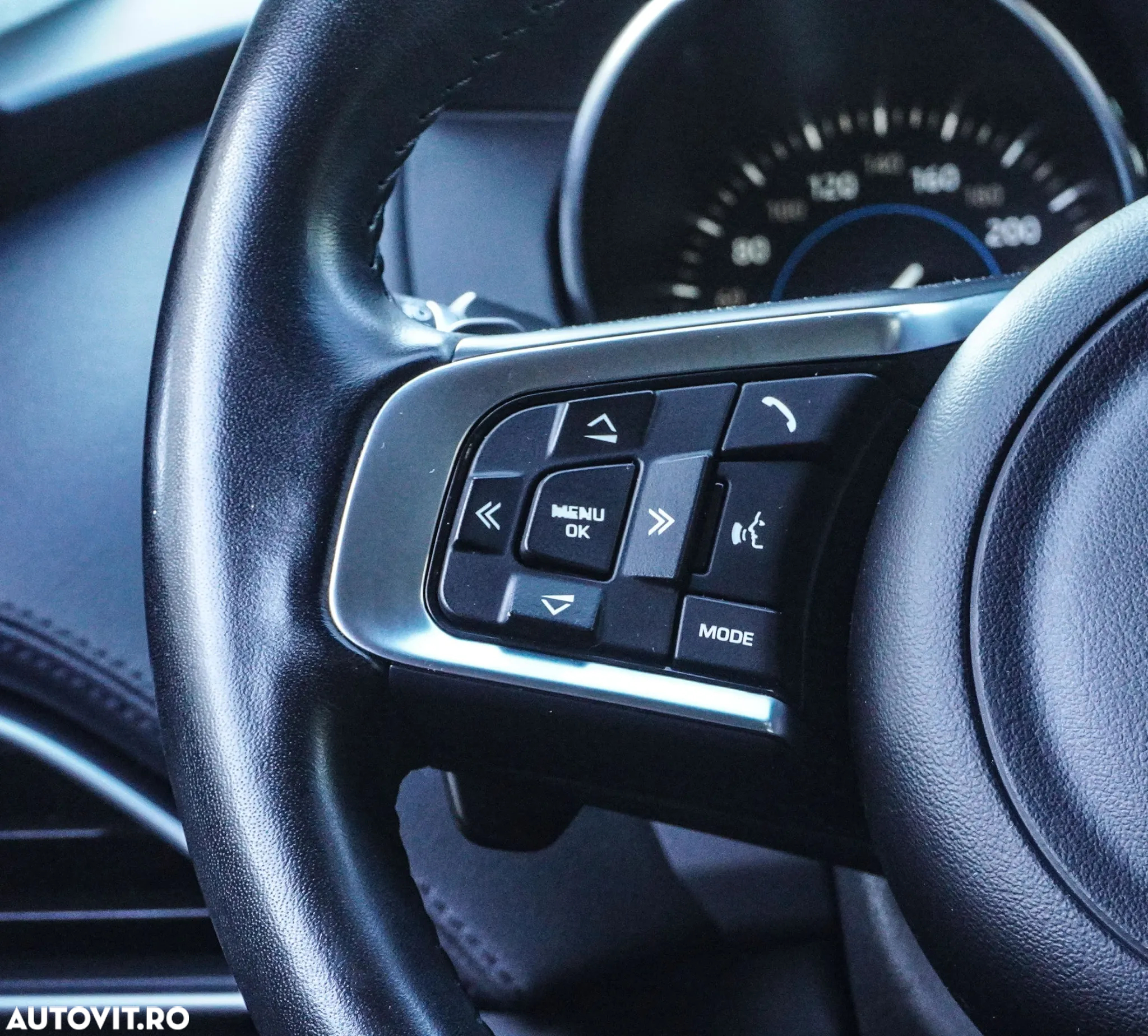 Jaguar F-Pace 25d AWD Pure - 28