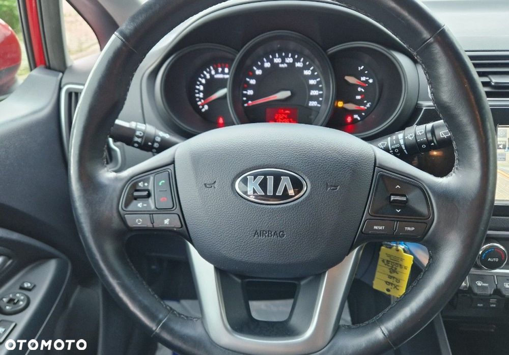 Kia Rio 1.4 Dream Team Edition - 28