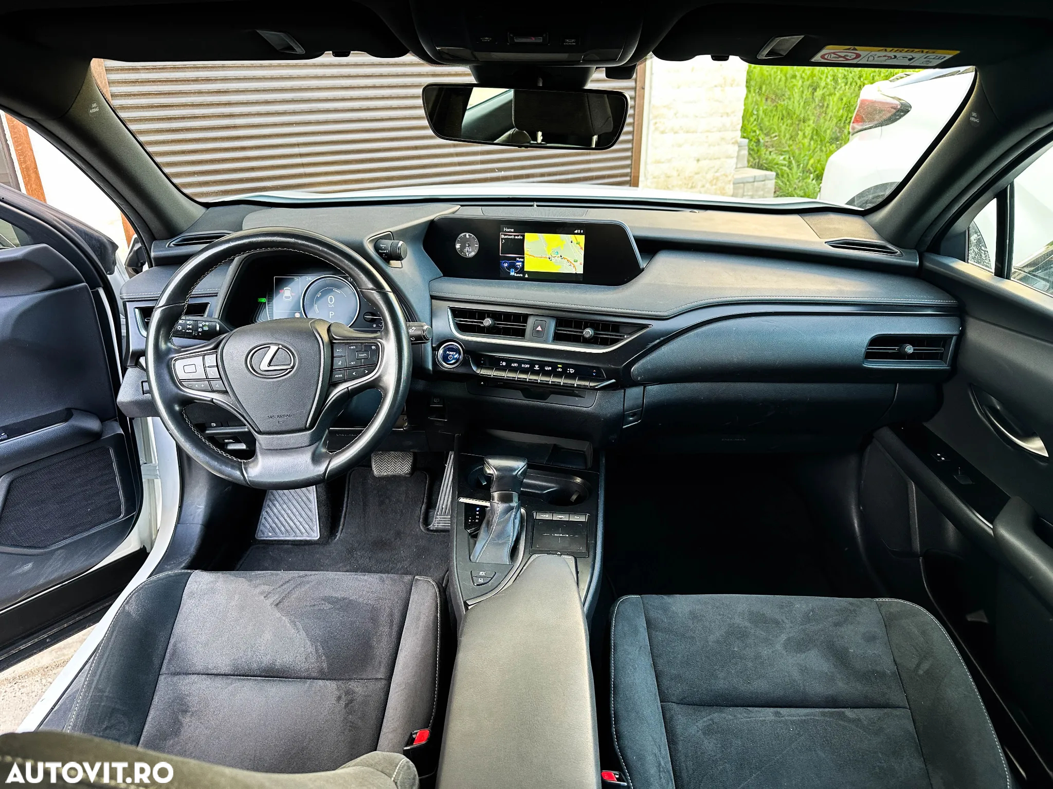 Lexus UX 250h 2.0L HEV 20H- (178 HP) 4X2 CVT Executive - 11