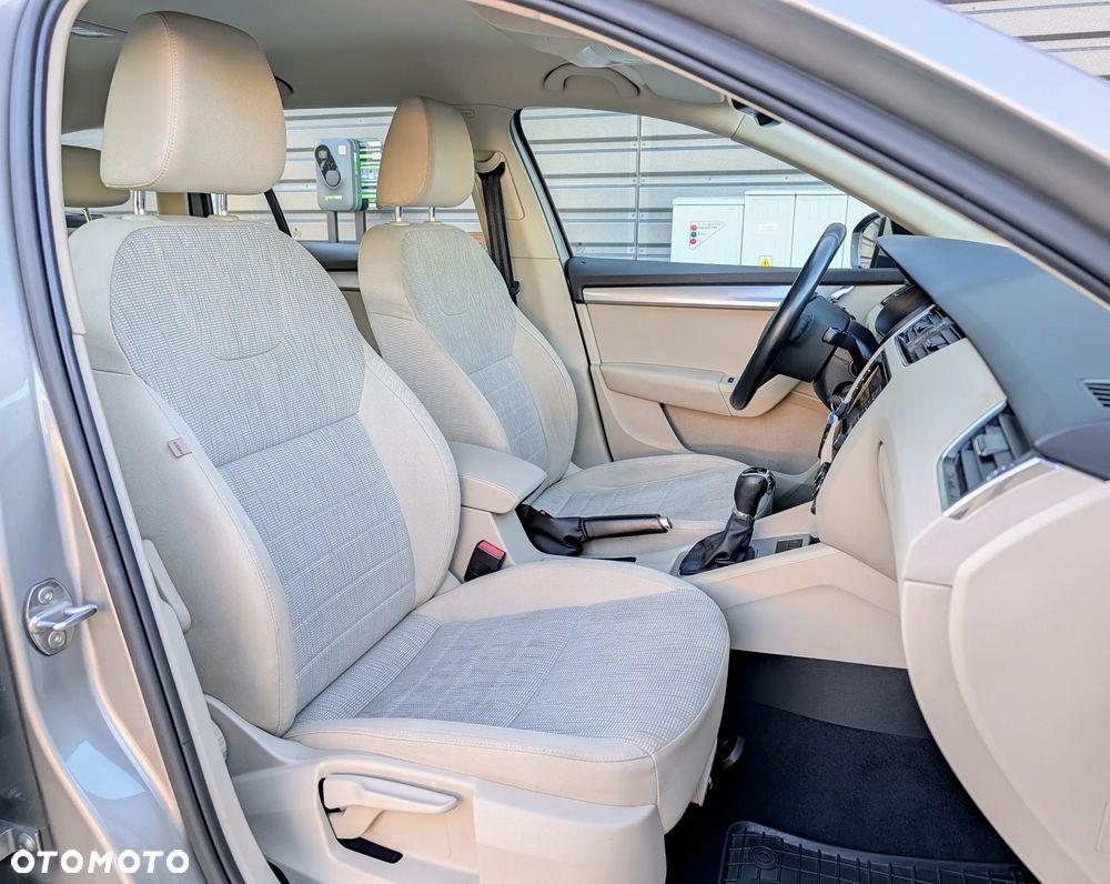 Skoda Octavia 1.6 TDI Active DSG - 13