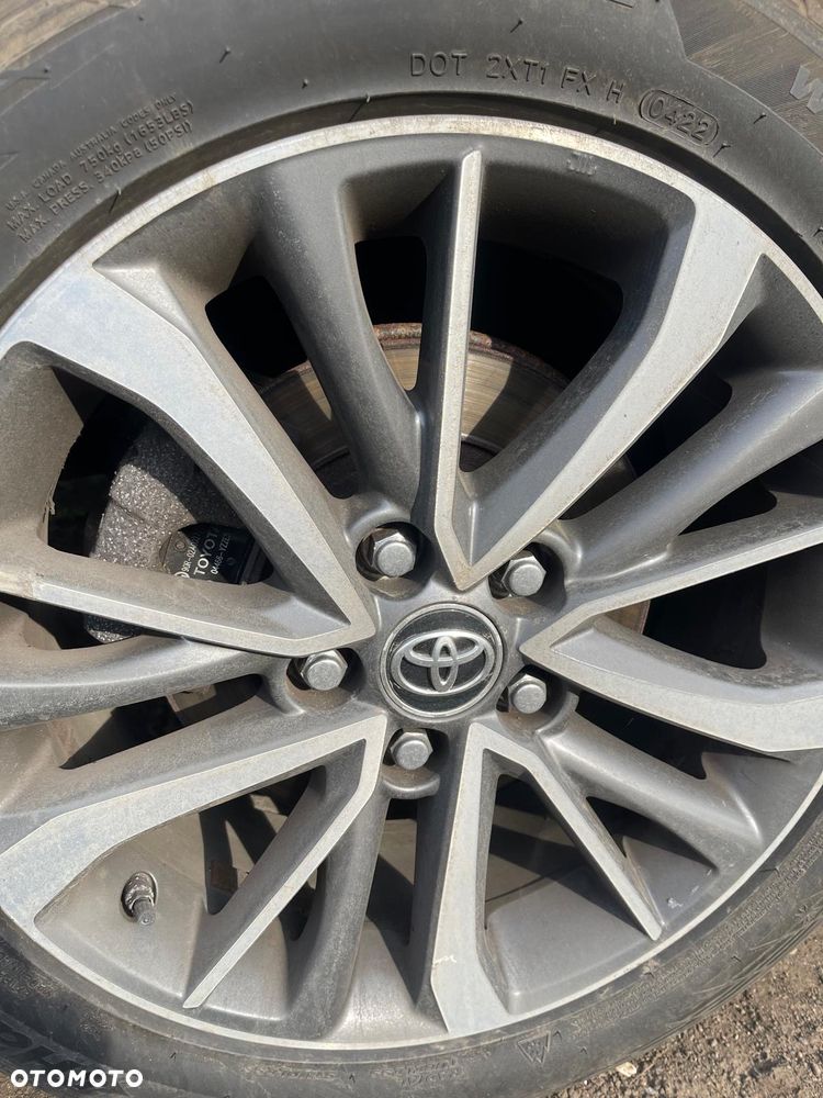 Toyota Avensis - 8
