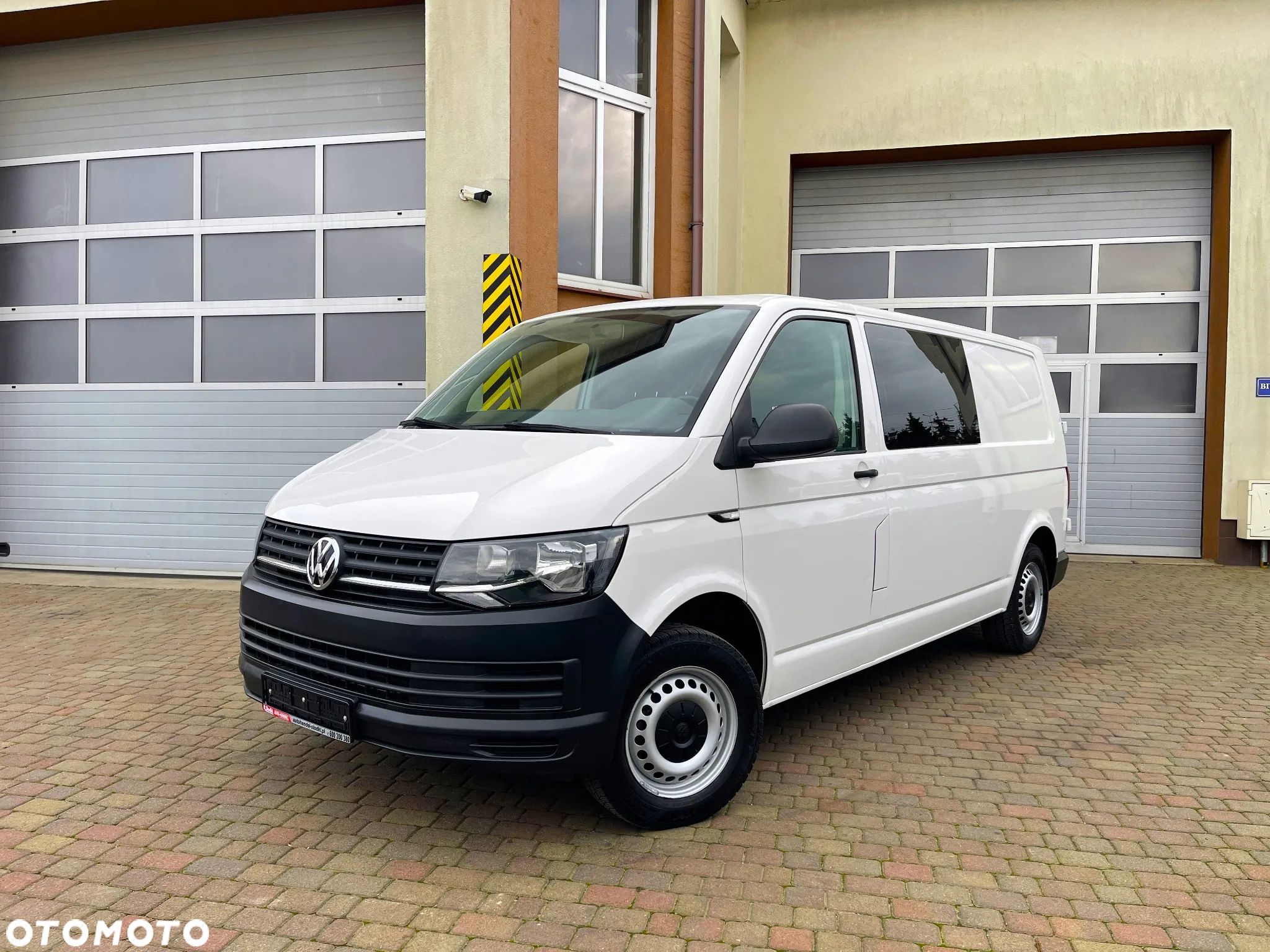 Volkswagen Transporter L2H1 Doka - 1