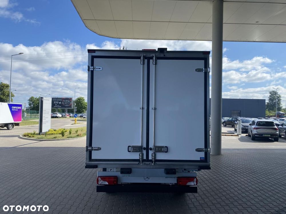 Mercedes-Benz Sprinter - 6