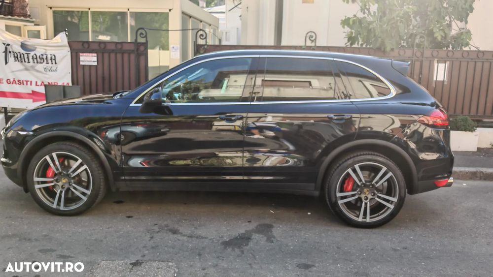 Porsche Cayenne Turbo - 2
