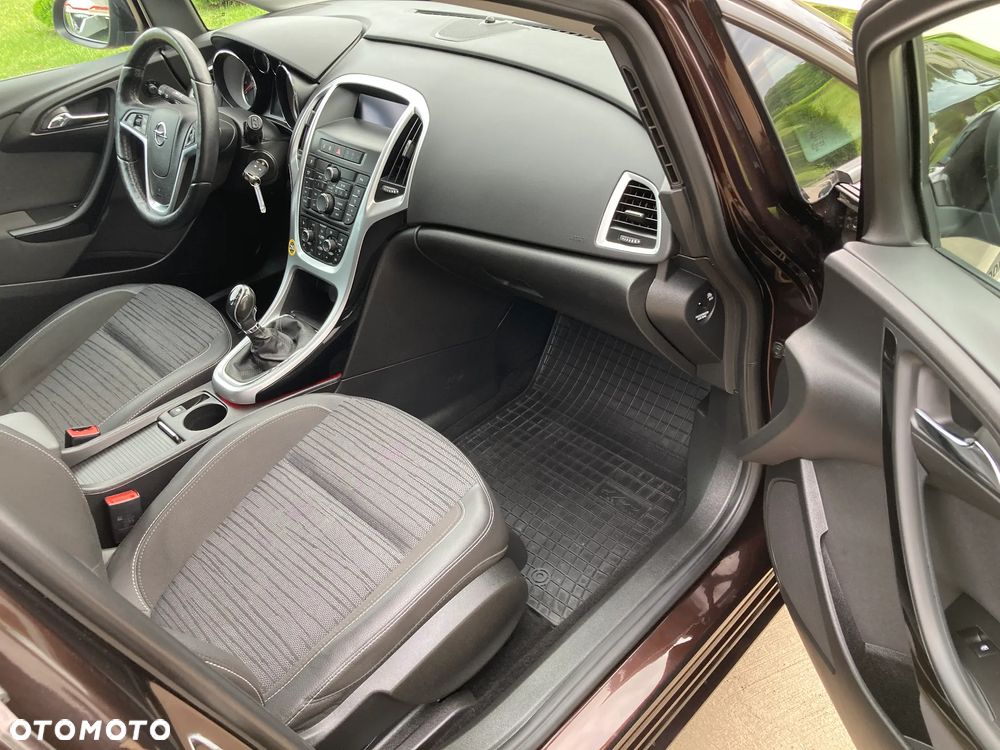 Opel Astra 1.4 T Cosmo EU6 - 11